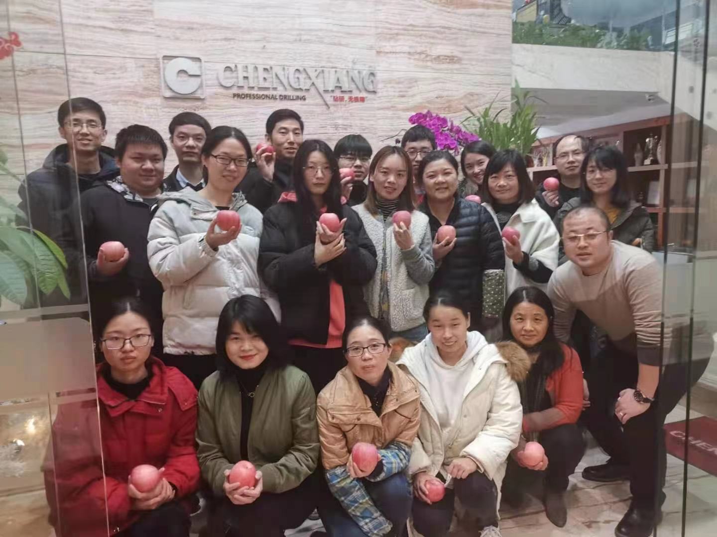 風(fēng)勁帆滿圖新志，砥礪奮進(jìn)正此時(shí)